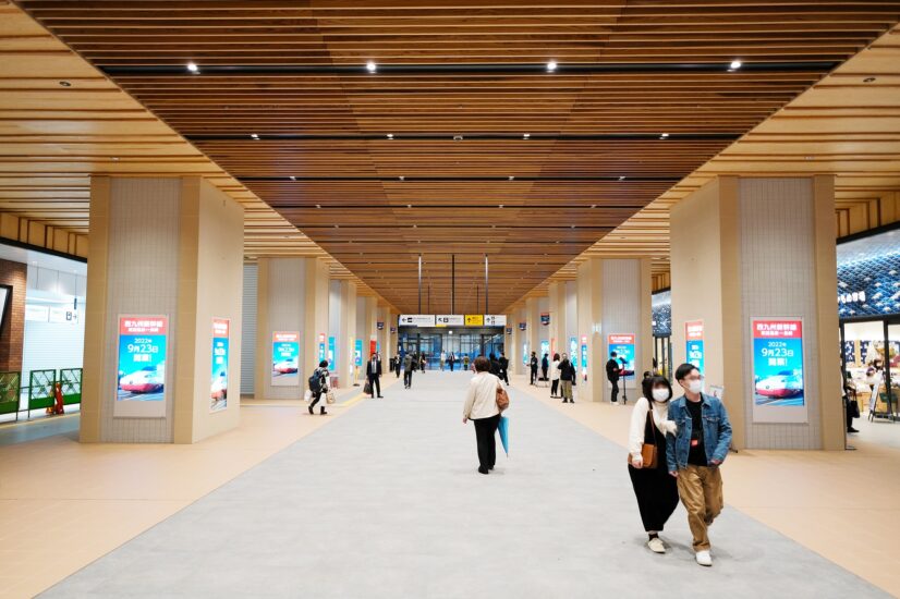 A Concourse Design Reflecting the Identity of Nagasaki