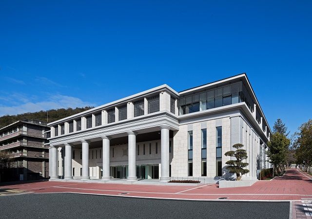 立命館大学平井嘉一郎記念図書館