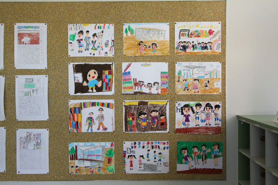 掲示板絵画低学年