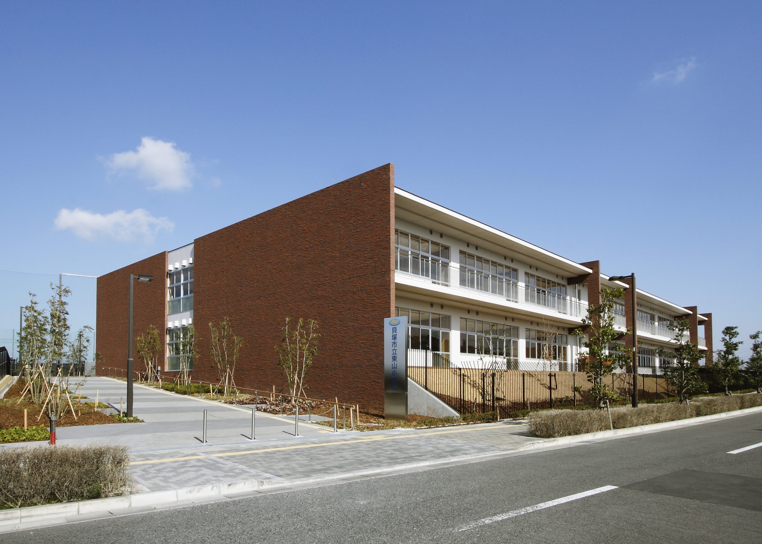 貝塚市立東山小学校