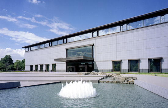 東京国立博物館平成館<1999年> 撮影=エスエス東京